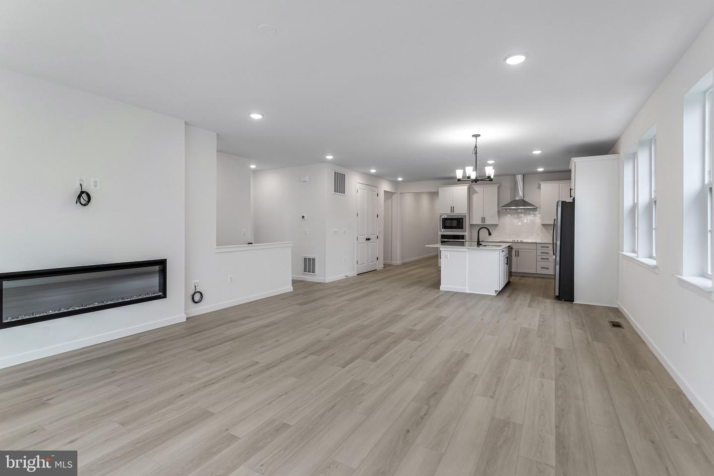 2079 Springvale Dr Property Photo 16