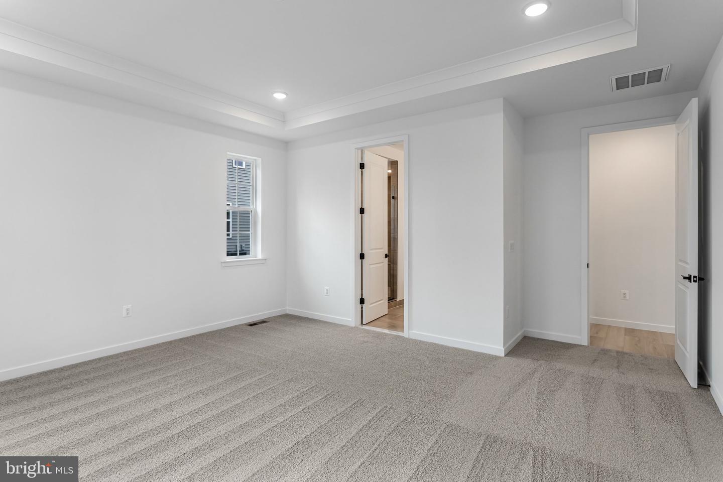 2079 Springvale Dr Property Photo 18