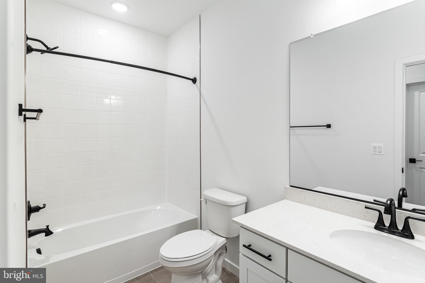 2079 Springvale Dr Property Photo 27