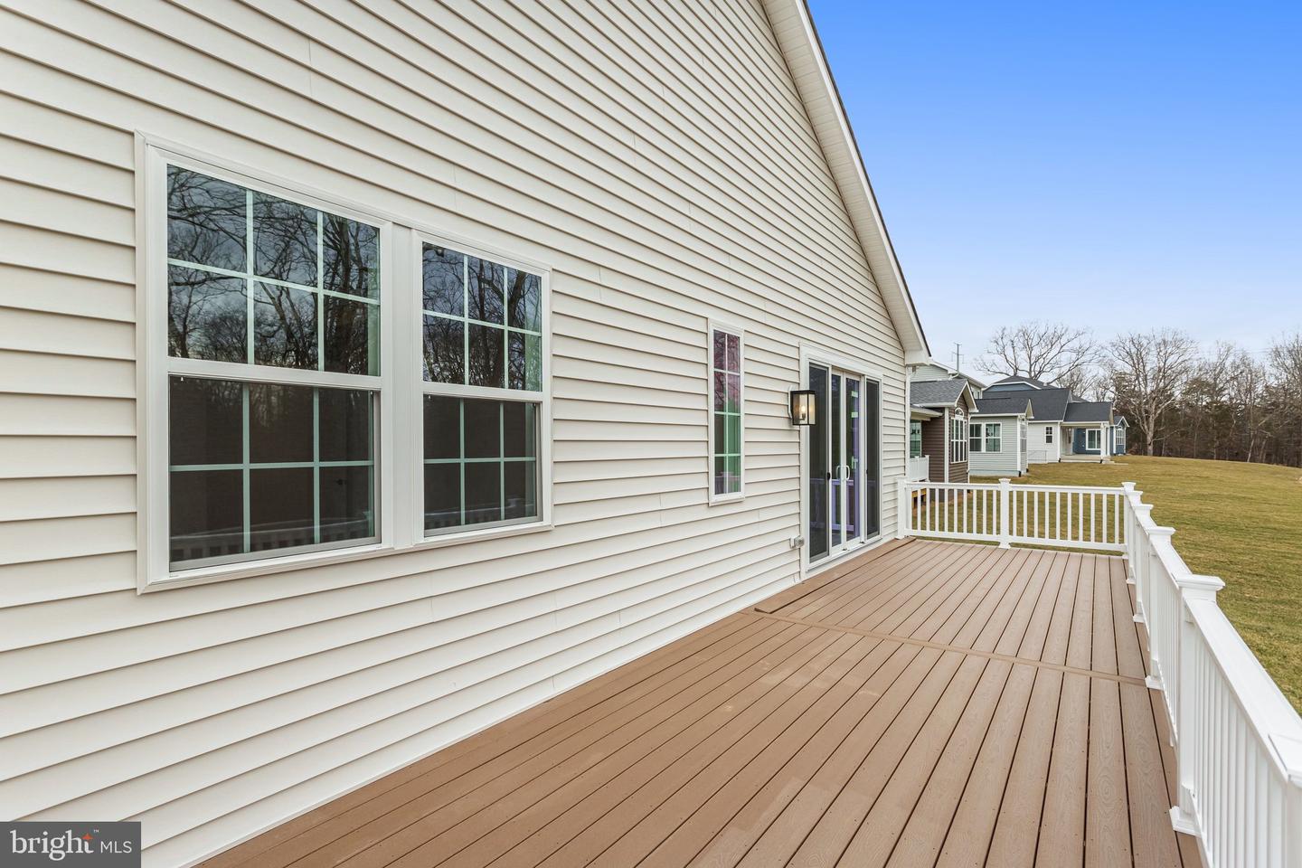 2079 Springvale Dr Property Photo 32