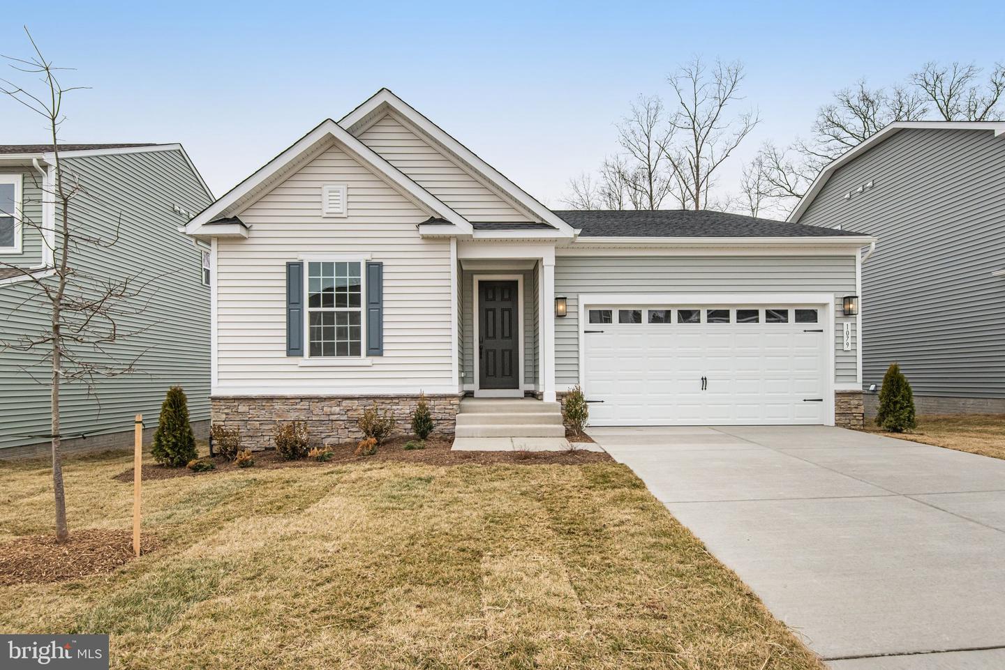 1079 Winter Pl Property Photo 1