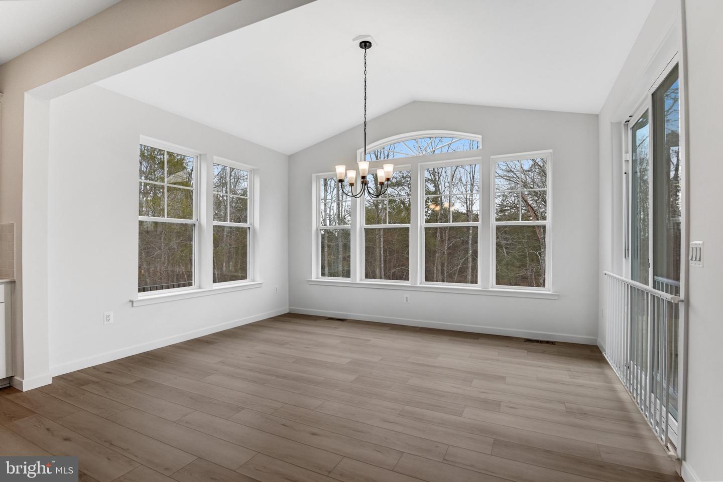 2063 Springvale Dr Property Photo 15