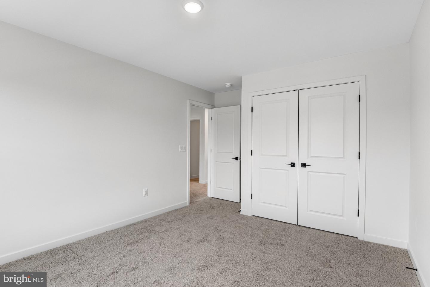 2063 Springvale Dr Property Photo 18