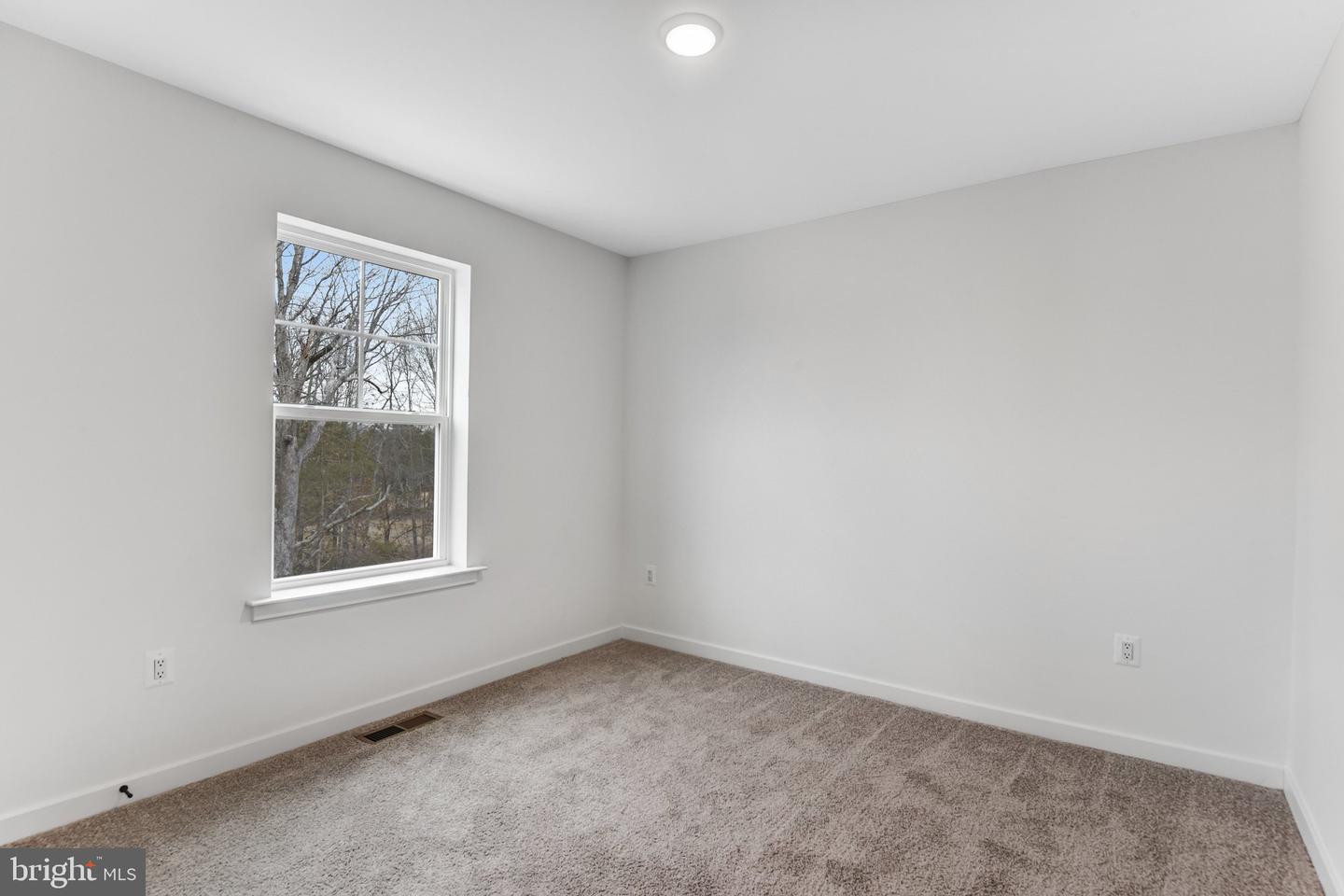 2063 Springvale Dr Property Photo 19