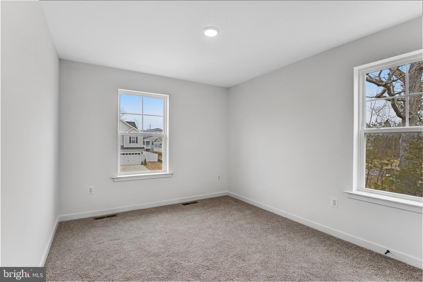 2063 Springvale Dr Property Photo 21