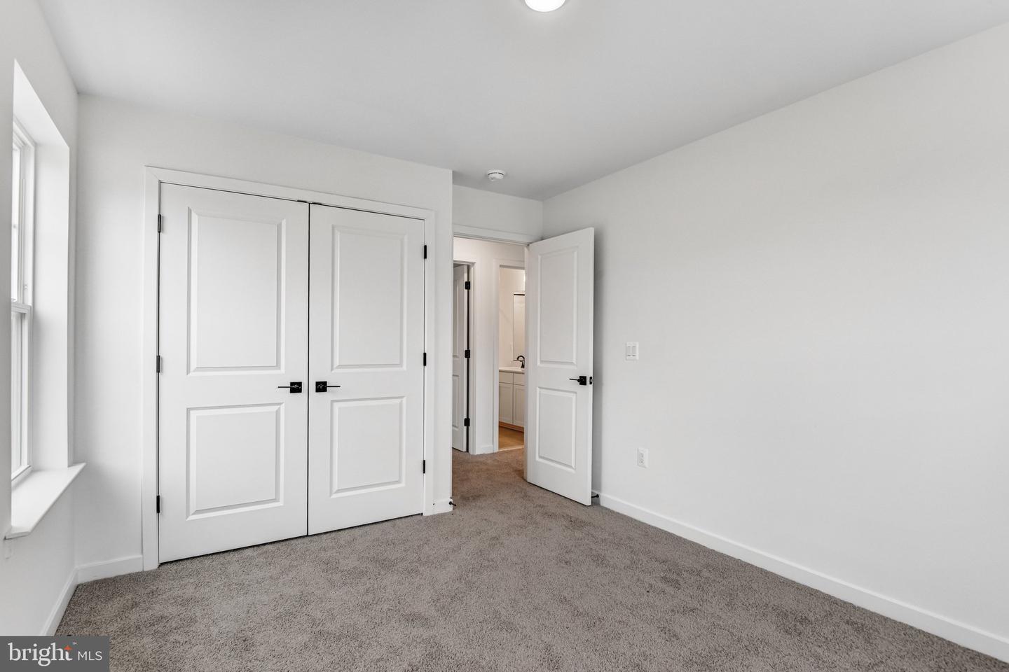 2063 Springvale Dr Property Photo 22
