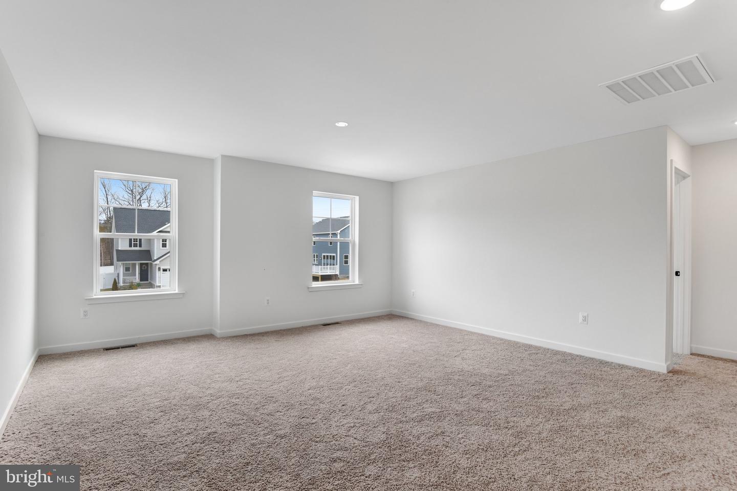 2063 Springvale Dr Property Photo 32