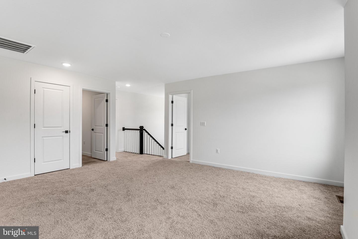 2063 Springvale Dr Property Photo 33