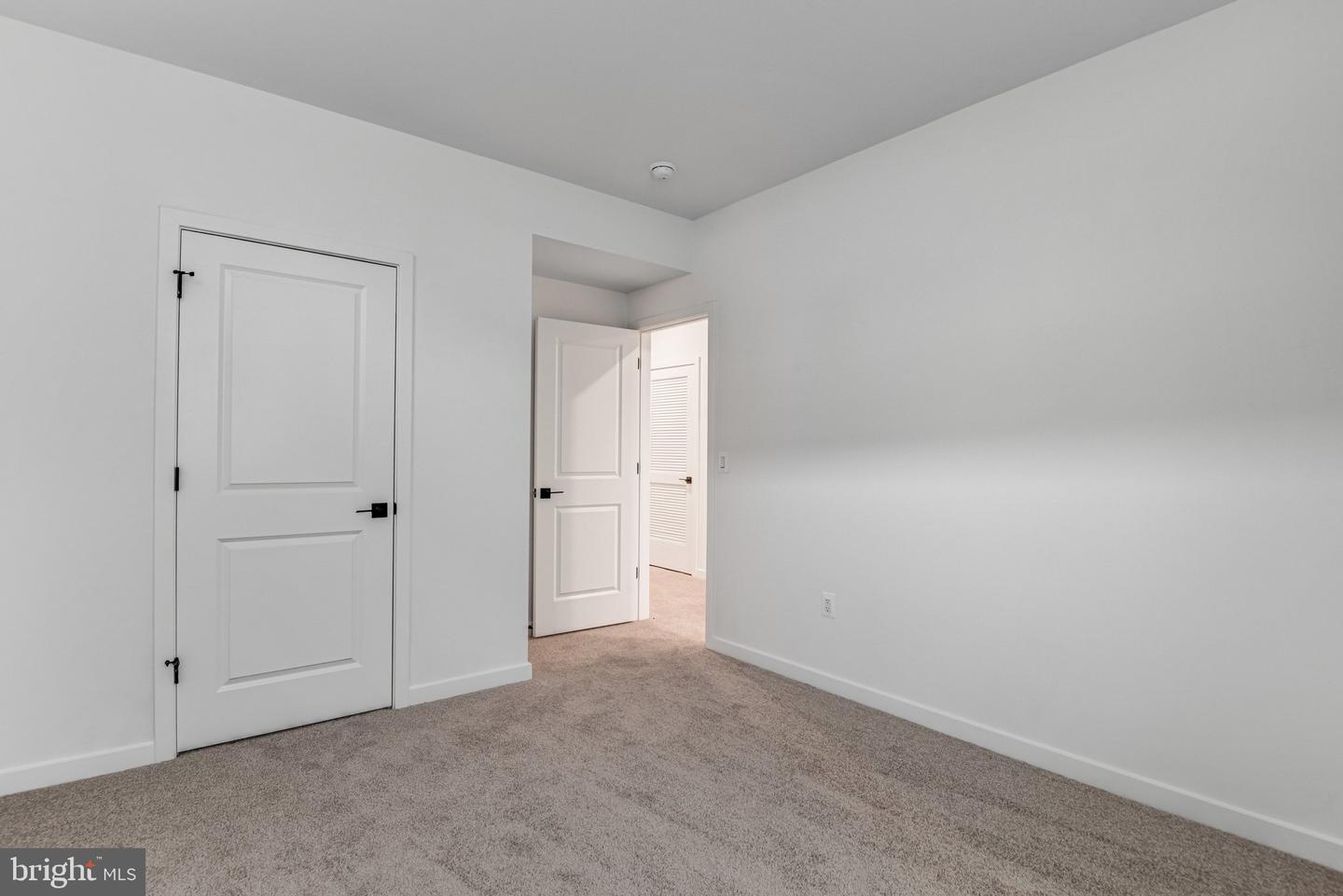 2063 Springvale Dr Property Photo 37