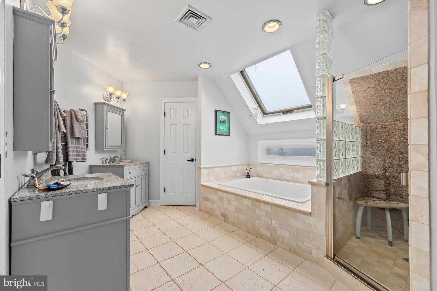 9393 Briar Ln Property Photo 33