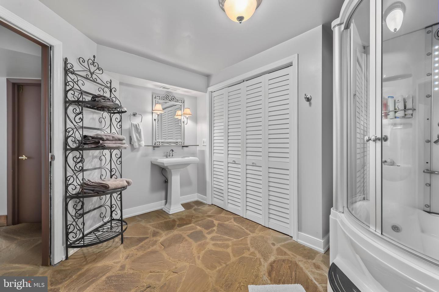 9393 Briar Ln Property Photo 46
