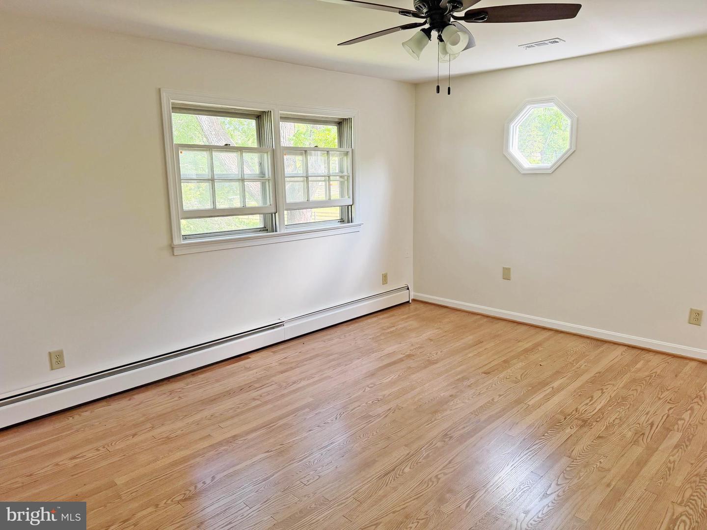 9248 Springs Rd Property Photo 10
