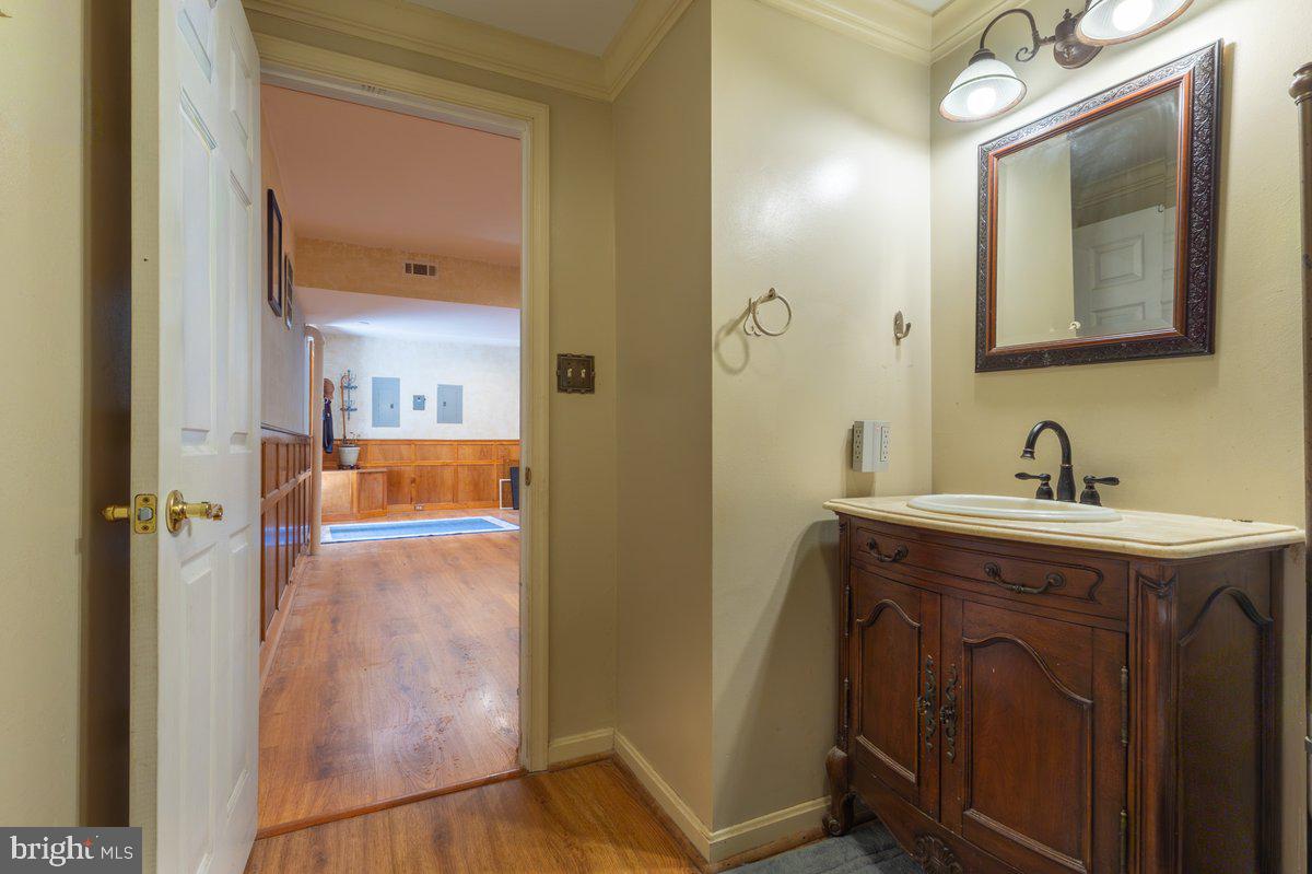 2113 Courthouse Rd Property Photo 16