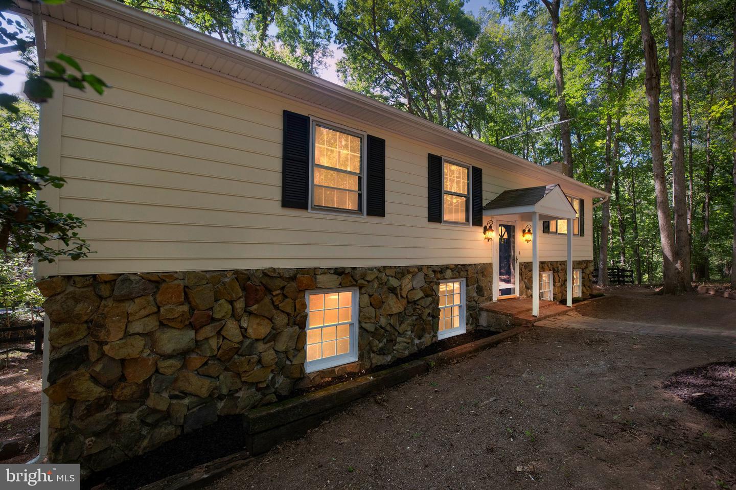 7280 BALDWIN RD Property Photo 1