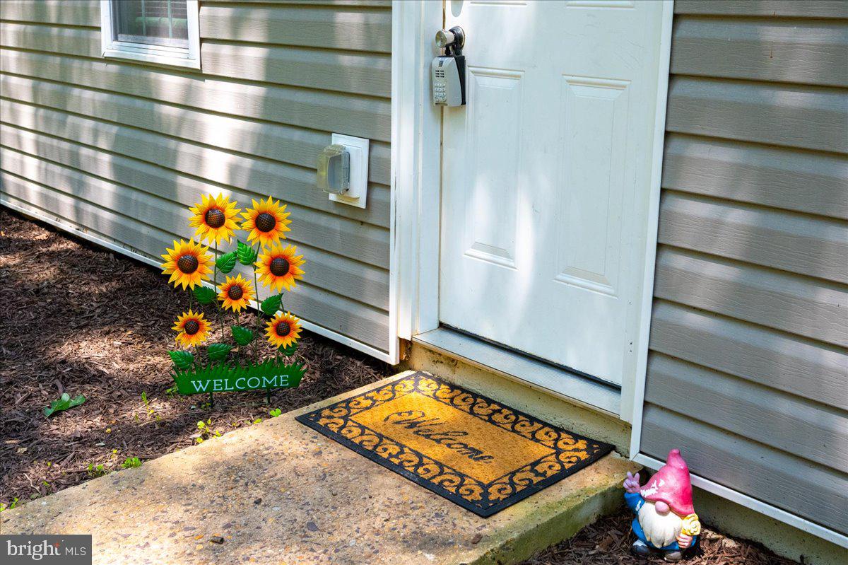 12350 Roselawn Ln Property Photo 3