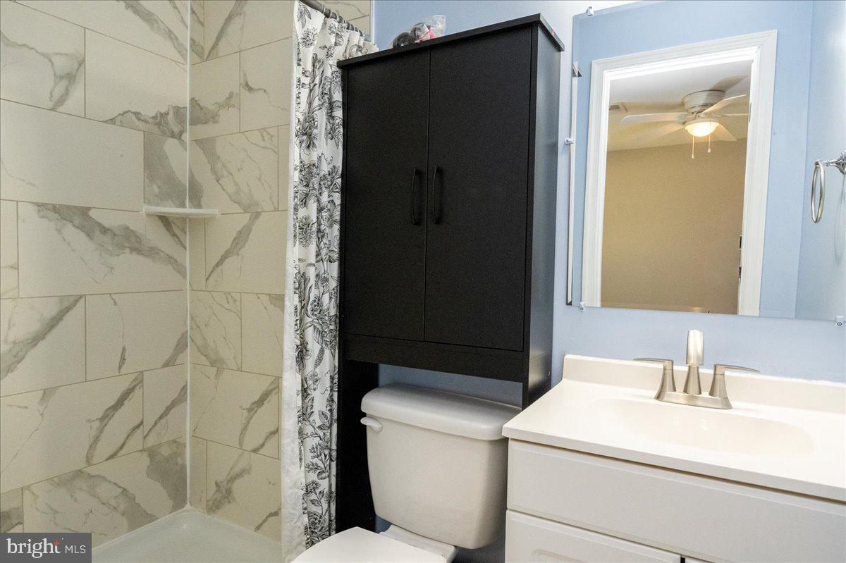 12350 Roselawn Ln Property Photo 23