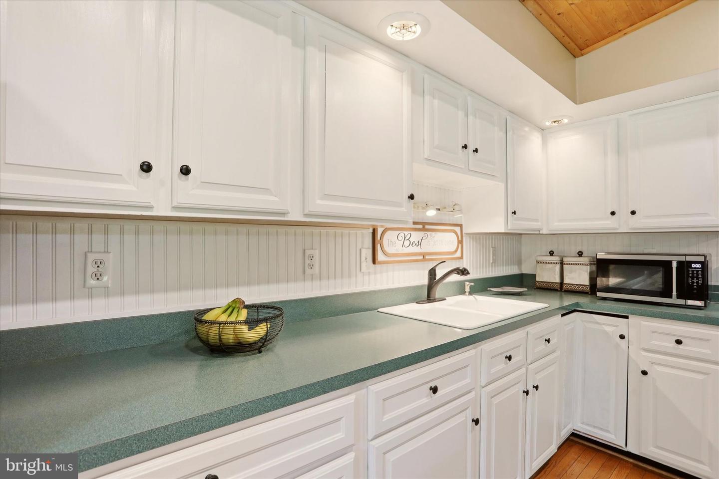 13010 Belle Meade Ln Property Photo 4