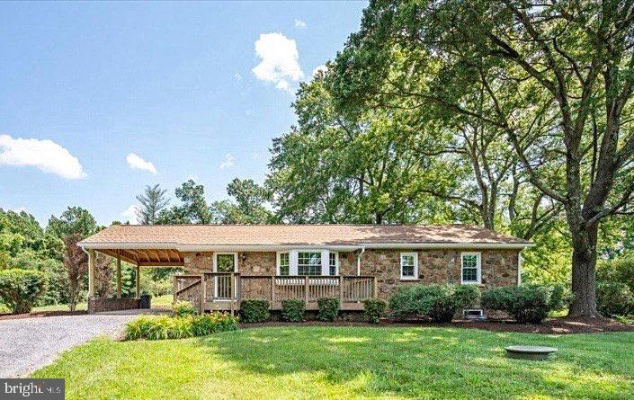 5383 Casanova Rd Property Photo 1