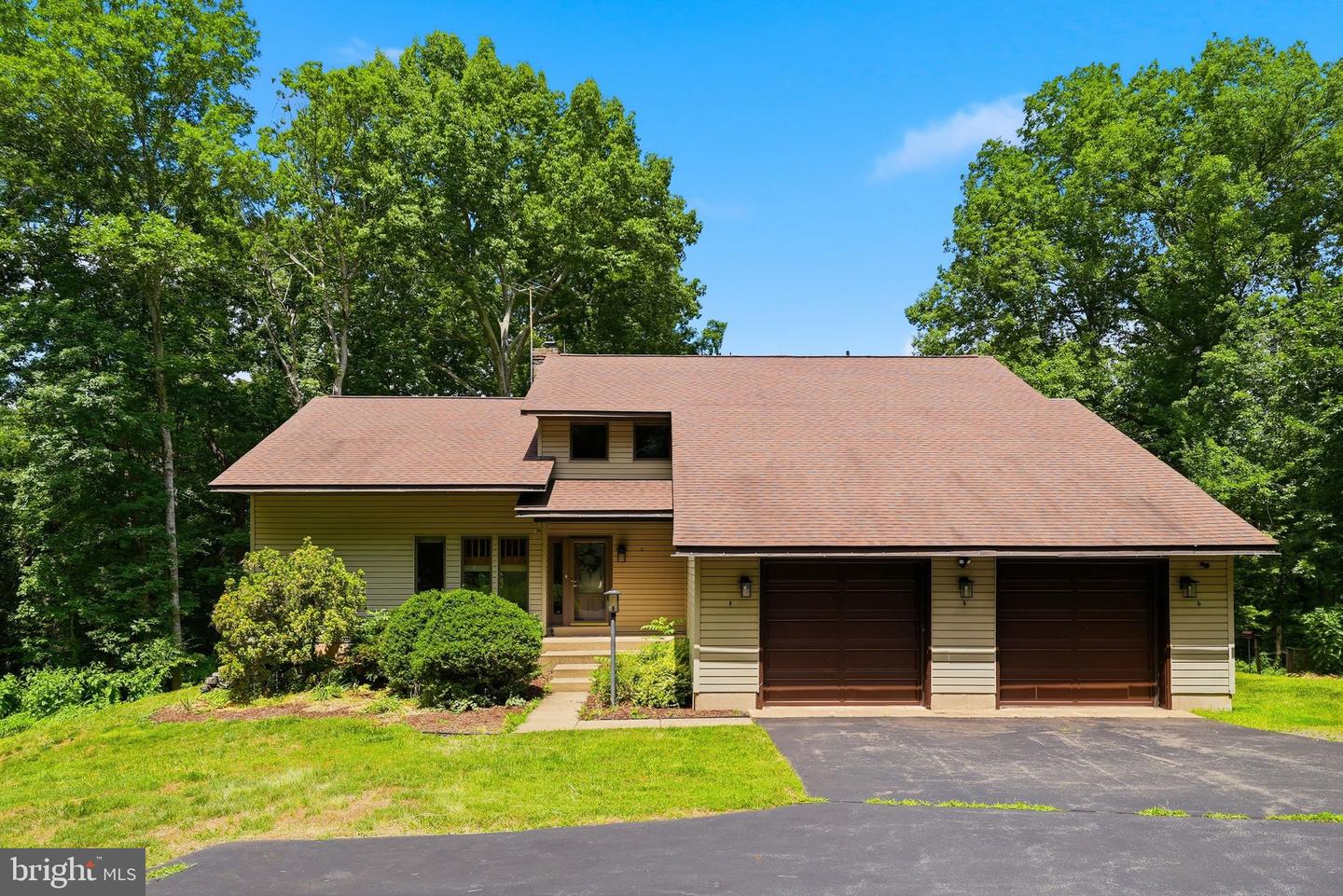 8423 Lock Ln Property Photo 1