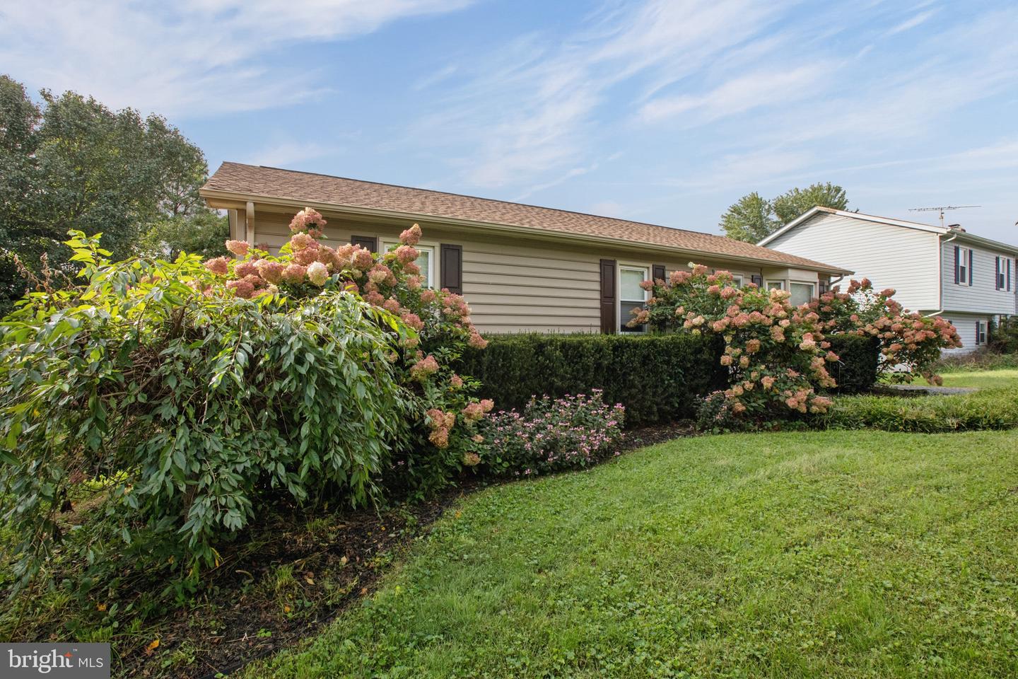 6723 Huntland Dr Property Photo 2
