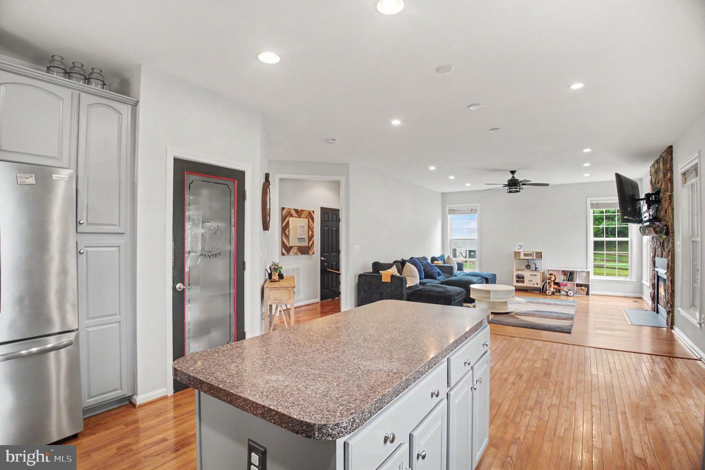 4056 Shrayer Ct Property Photo 10