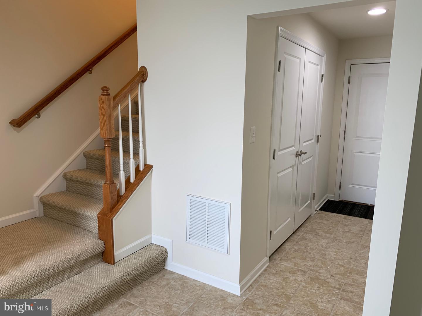 9022 Randolph Cir Property Photo 3