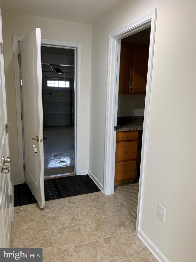 9022 Randolph Cir Property Photo 4