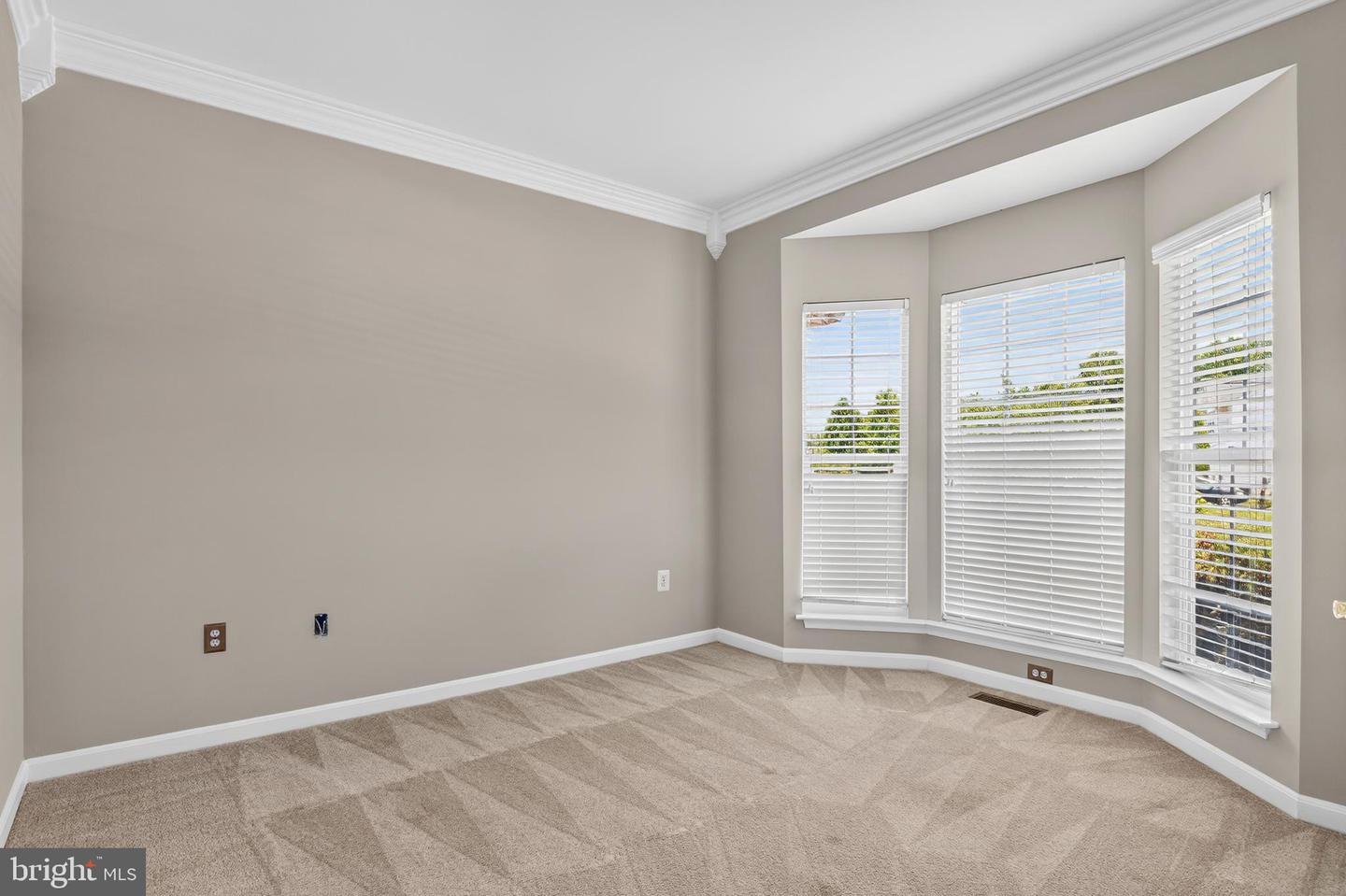 10829 King Nobel Ln Property Photo 5