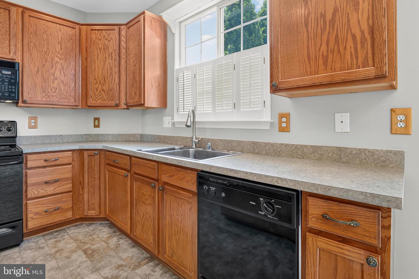 10829 King Nobel Ln Property Photo 10