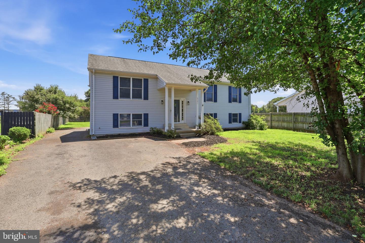 6391 Waterdale Ct Property Photo 1