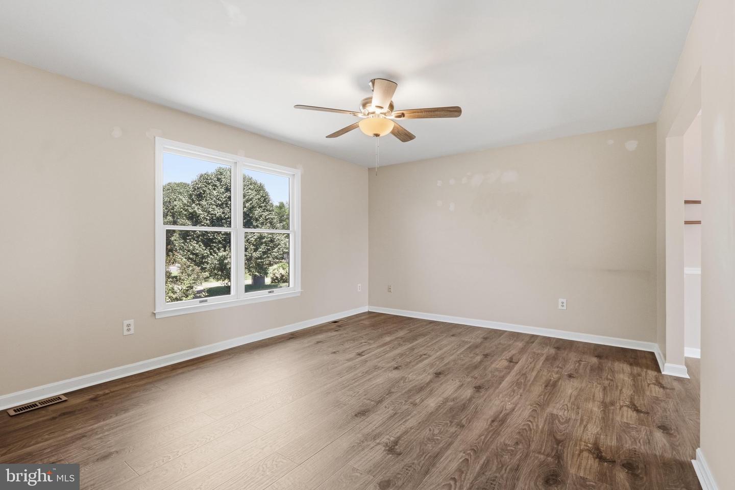 6391 Waterdale Ct Property Photo 4