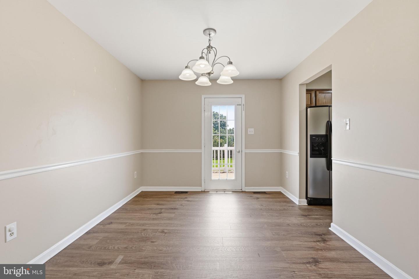 6391 Waterdale Ct Property Photo 5