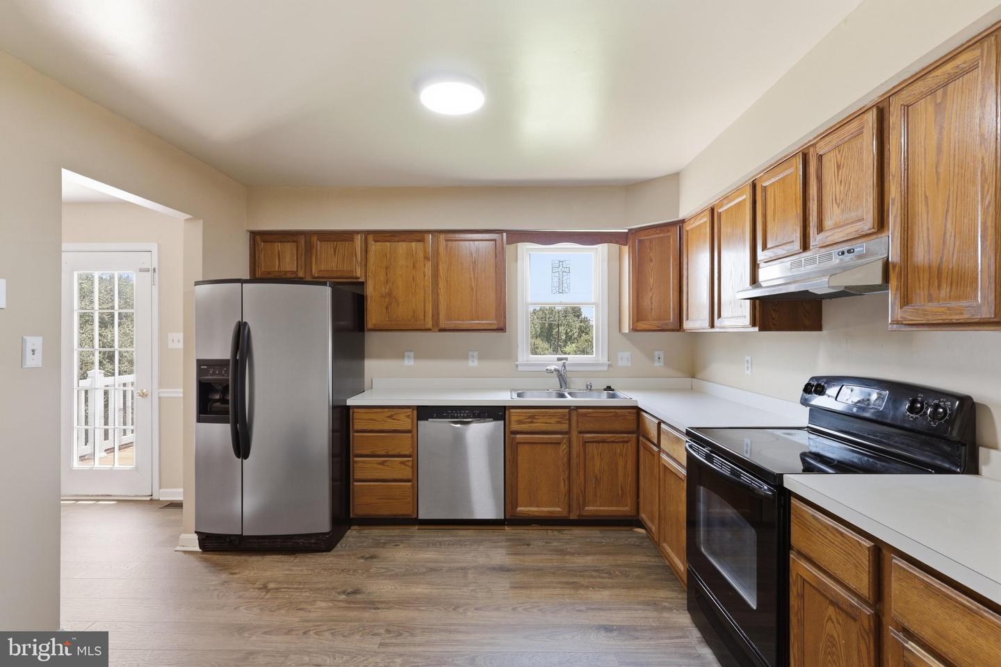 6391 Waterdale Ct Property Photo 6