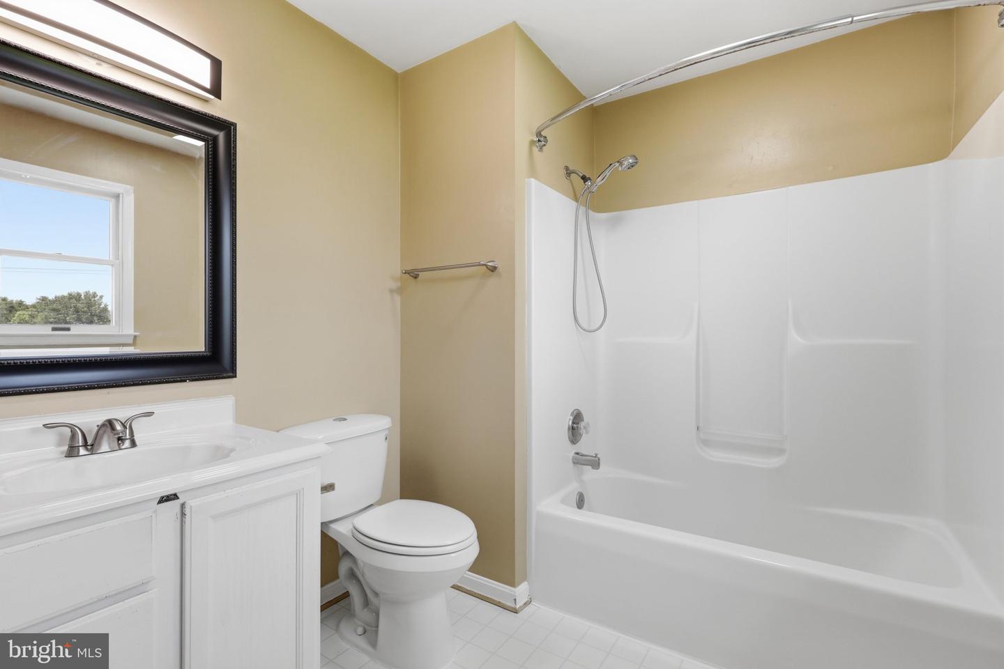 6391 Waterdale Ct Property Photo 9