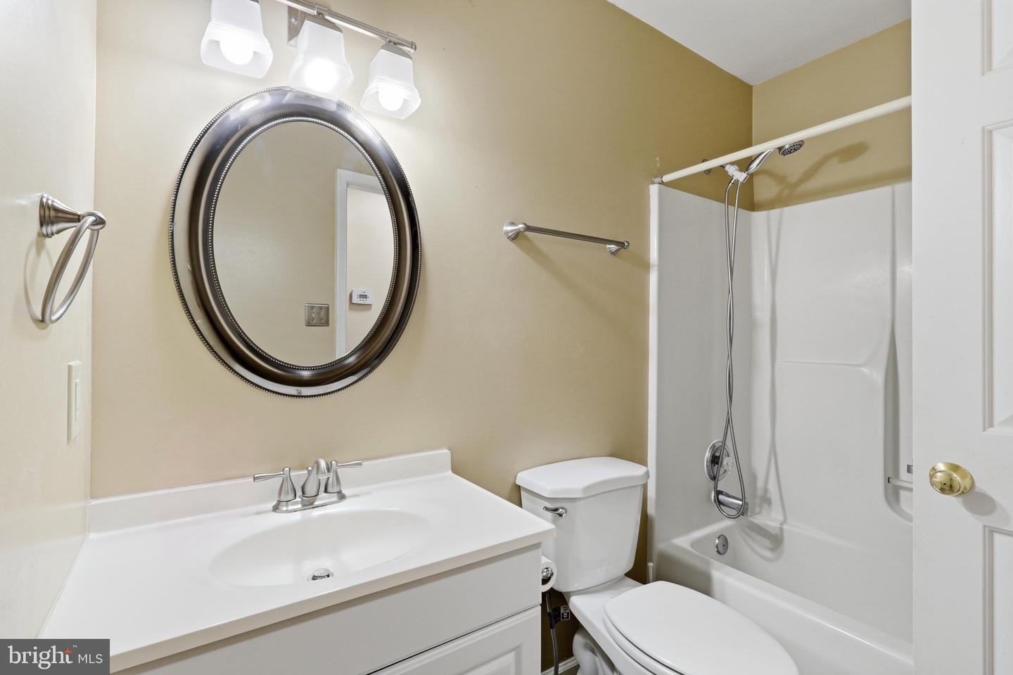 6391 Waterdale Ct Property Photo 12