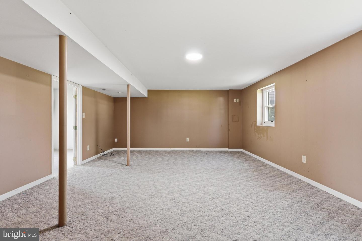 6391 Waterdale Ct Property Photo 13