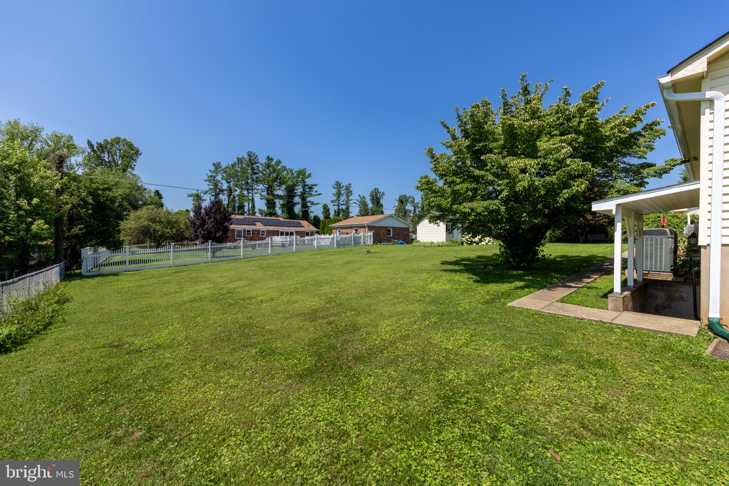 7131 Academy Rd Property Photo 5