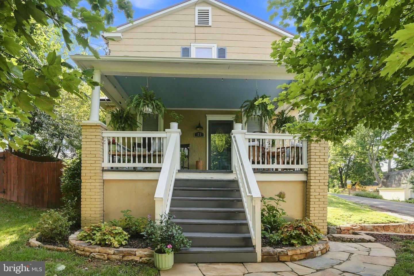 23 Fairfax St Property Photo 1