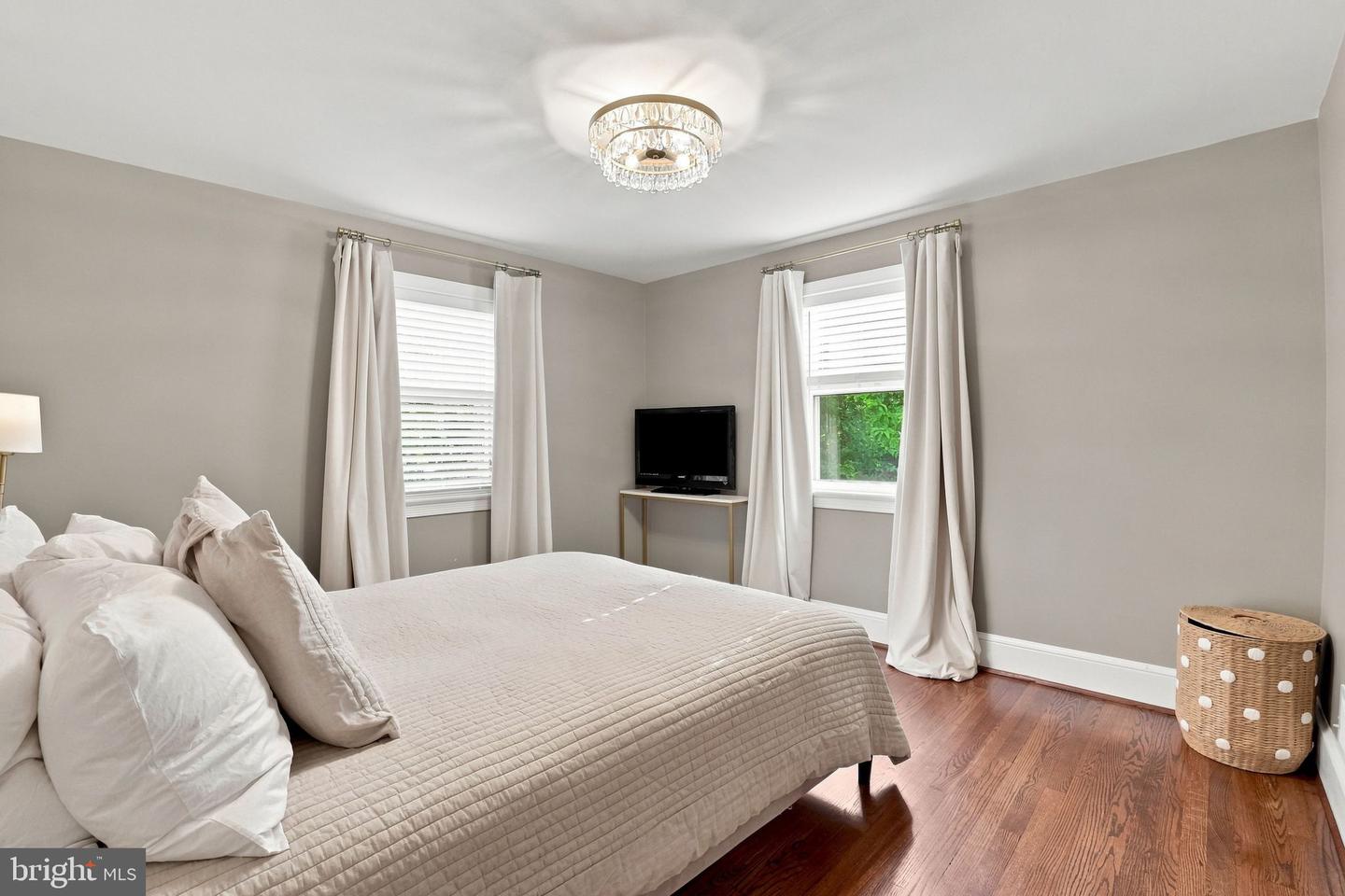 23 Fairfax St Property Photo 26