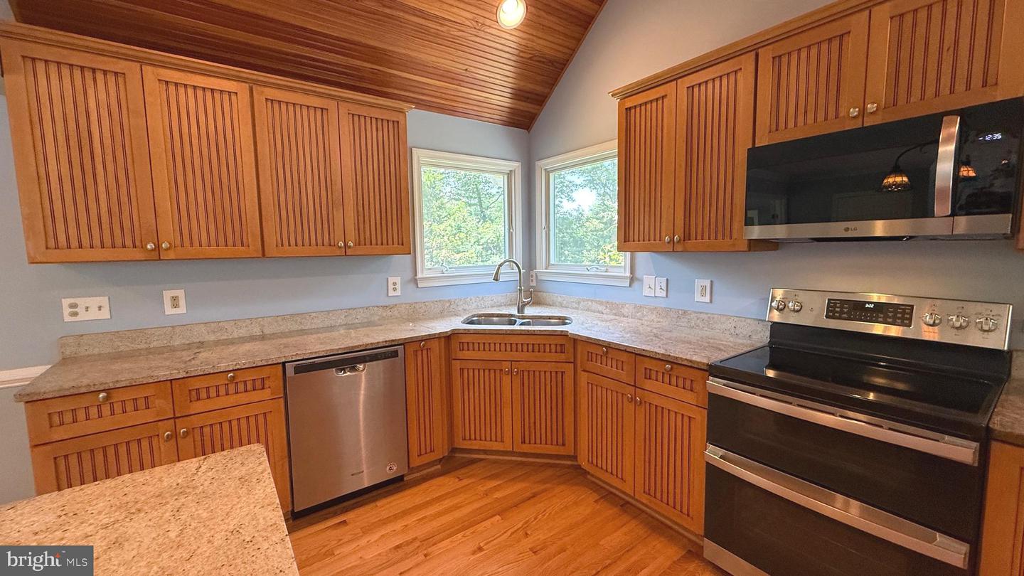 5750 Pendleton Ln Property Photo 10