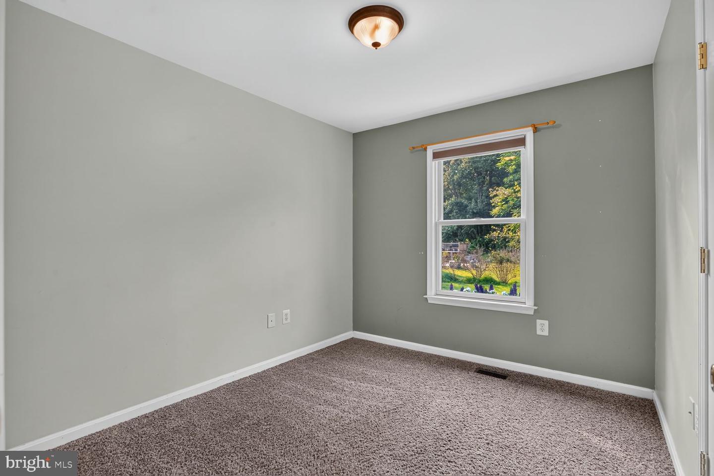9427 Beale Ln Property Photo 18