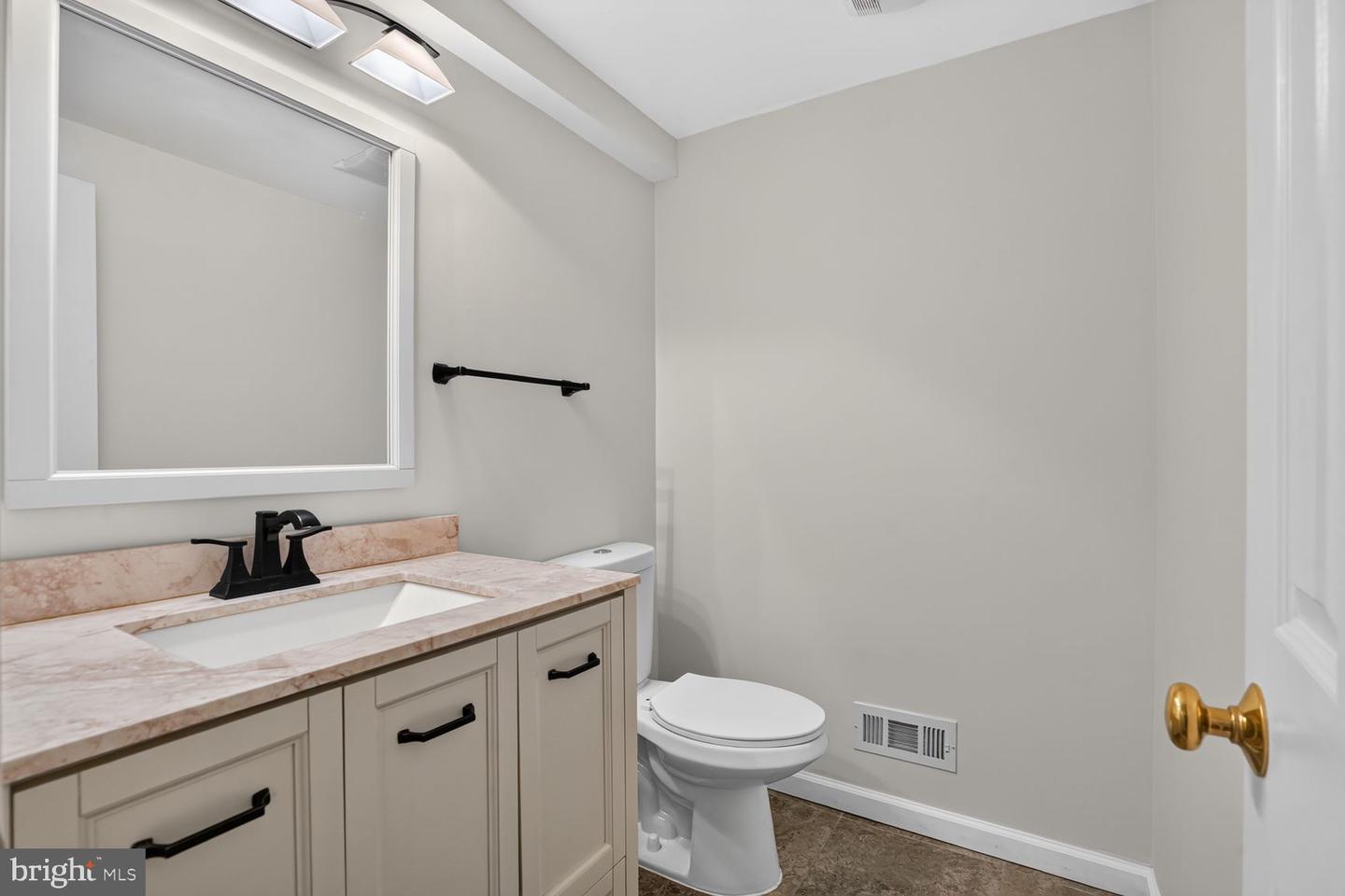 9427 Beale Ln Property Photo 22