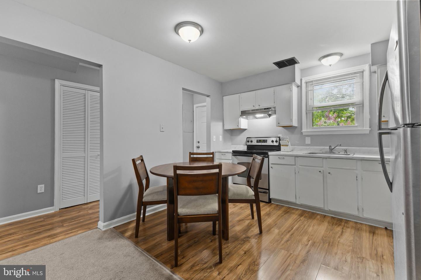 8474 Emerald Ln Property Photo 9