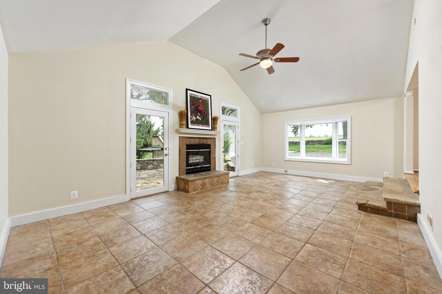 7296 Rectors Ln Property Photo 12