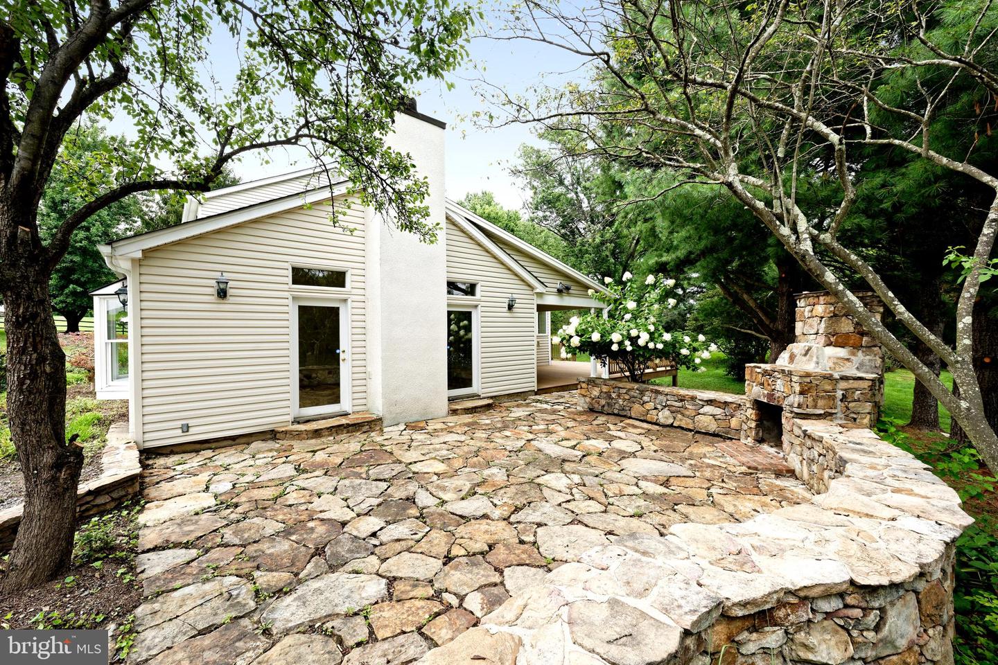 7296 Rectors Ln Property Photo 15