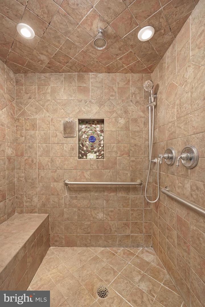 7296 Rectors Ln Property Photo 22