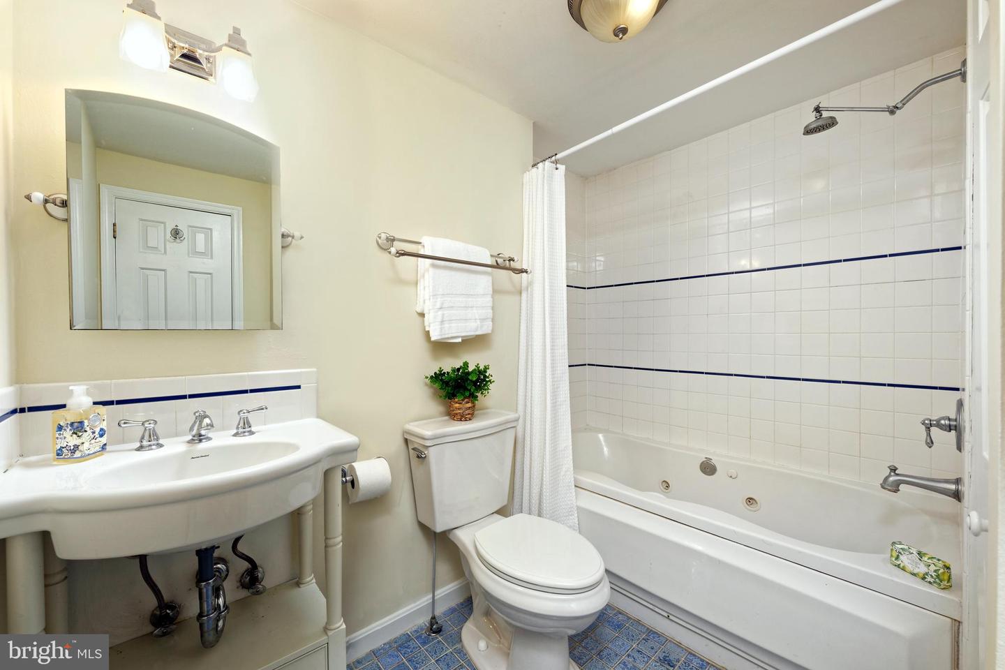 7296 Rectors Ln Property Photo 27