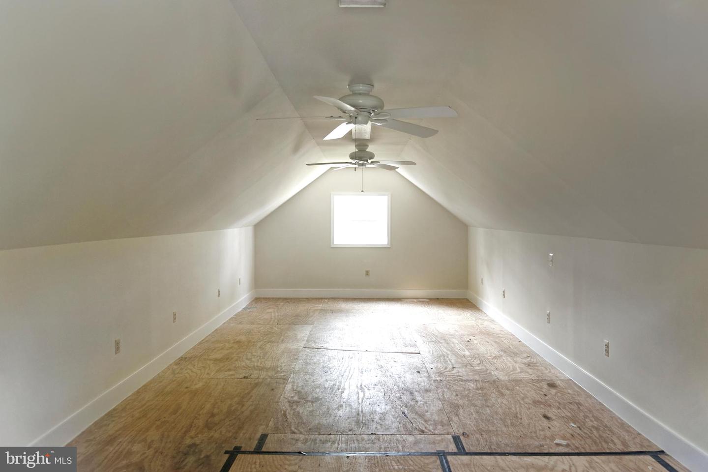 7296 Rectors Ln Property Photo 41