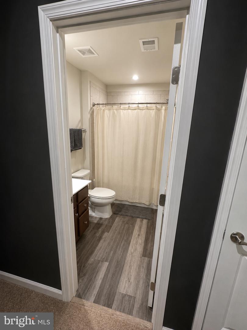7556 Hancock St Property Photo 15