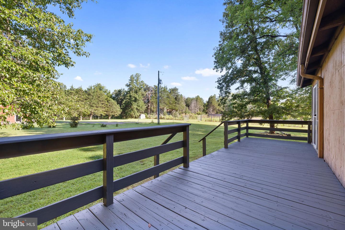 8297 Squires Ln Property Photo 3